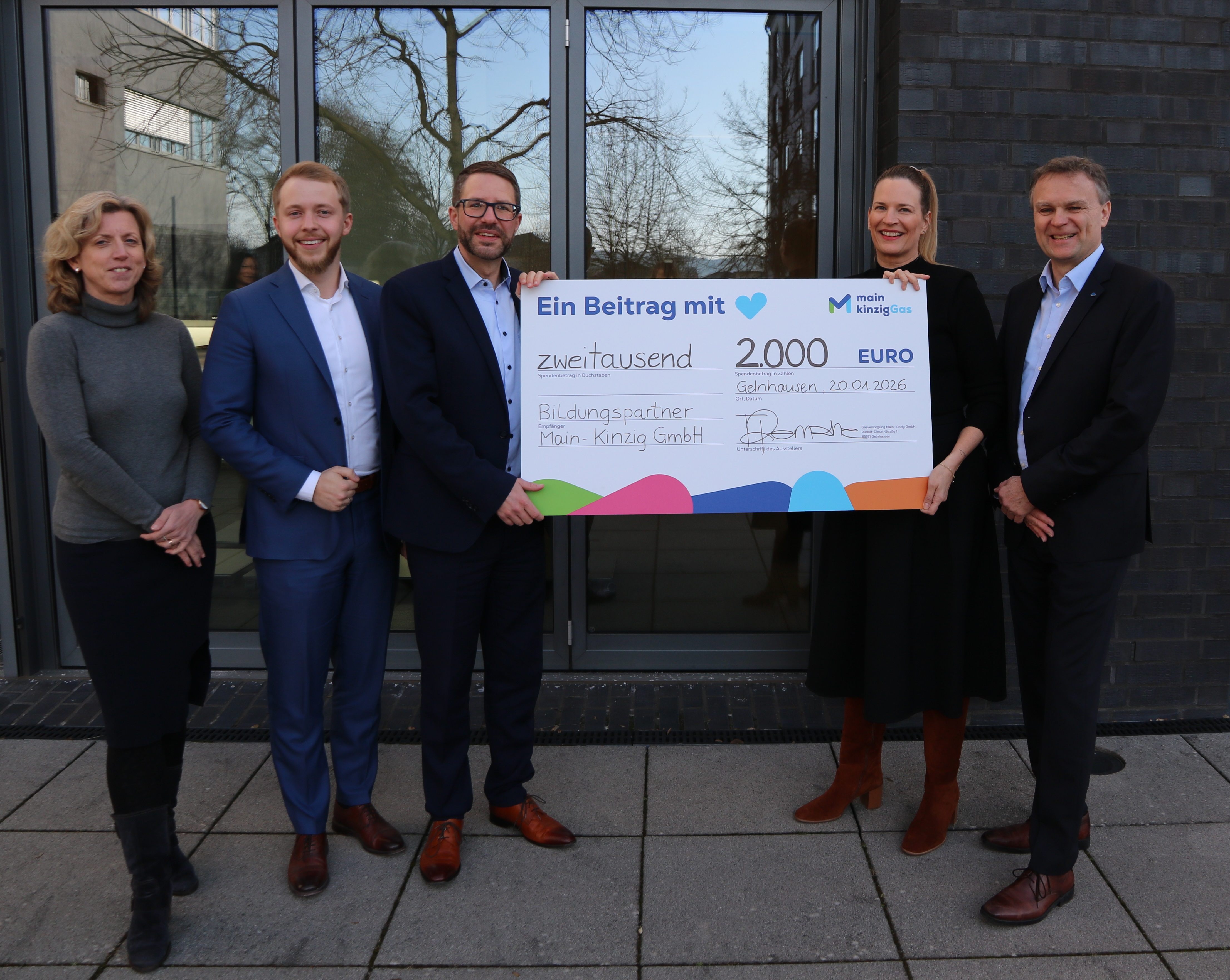 Spendenscheck-Übergabe an die Bildungspartner Main-Kinzig GmbH